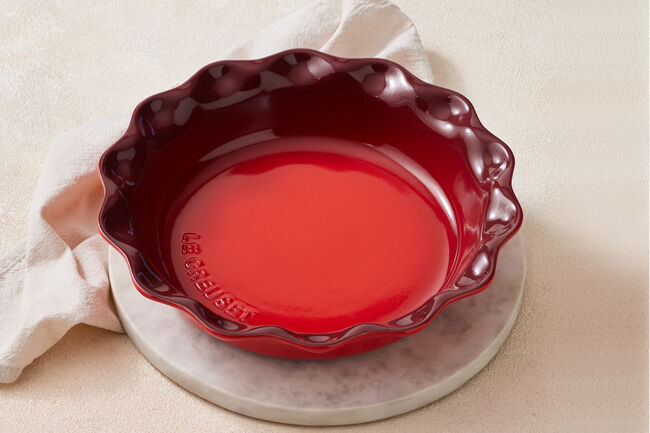 Stoneware Heritage Pie DishCerise image number 5